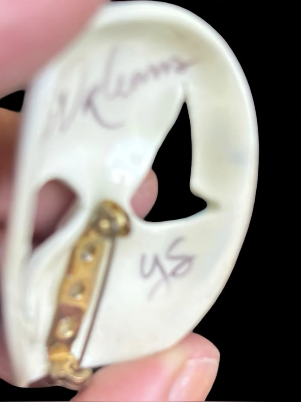 Vintage Yolanda Simone New Orleans Ceramic Mask Brooch Signed YS 2